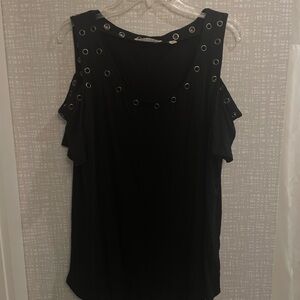 Cyrus Black Cold Shoulder Top with Silver/Gray Grommet Detail, Size Large‎